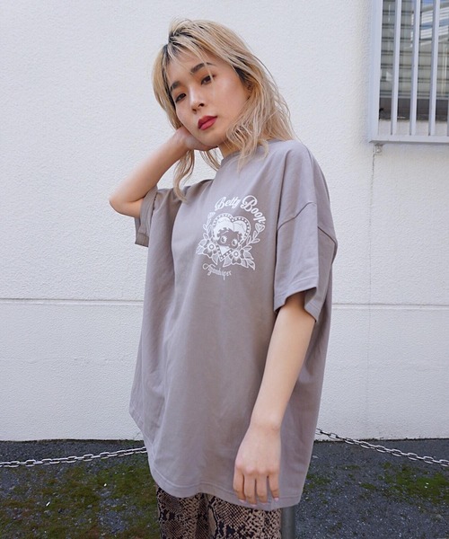 FIG&VIPER（フィグアンドバイパー）の「BettyコラボBIG-T（Tシャツ/カットソー・レディース・ホワイト/ブラック/グレー/ピンク・FREE）」の16枚目の写真