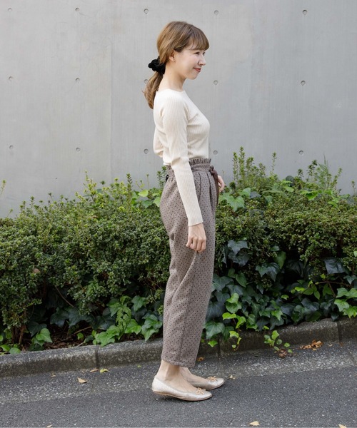 flower(フラワー)の「ベーシックスクエアニットトップ(ニット/セーター・レディース・アイボリー/ブラウン/ベージュ・FREE)」の5枚目の写真