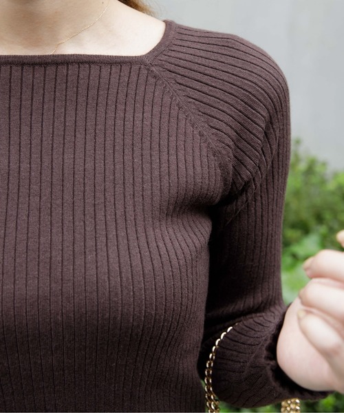 flower(フラワー)の「ベーシックスクエアニットトップ(ニット/セーター・レディース・アイボリー/ブラウン/ベージュ・FREE)」の12枚目の写真