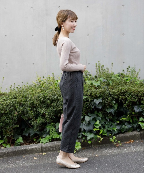 flower(フラワー)の「ベーシックスクエアニットトップ(ニット/セーター・レディース・アイボリー/ブラウン/ベージュ・FREE)」の14枚目の写真