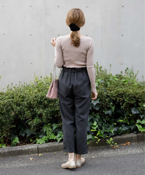 flower(フラワー)の「ベーシックスクエアニットトップ(ニット/セーター・レディース・アイボリー/ブラウン/ベージュ・FREE)」の15枚目の写真