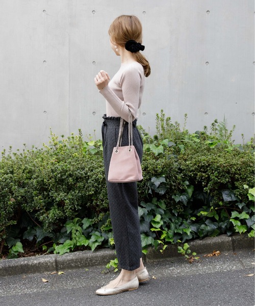 flower(フラワー)の「ベーシックスクエアニットトップ(ニット/セーター・レディース・アイボリー/ブラウン/ベージュ・FREE)」の16枚目の写真