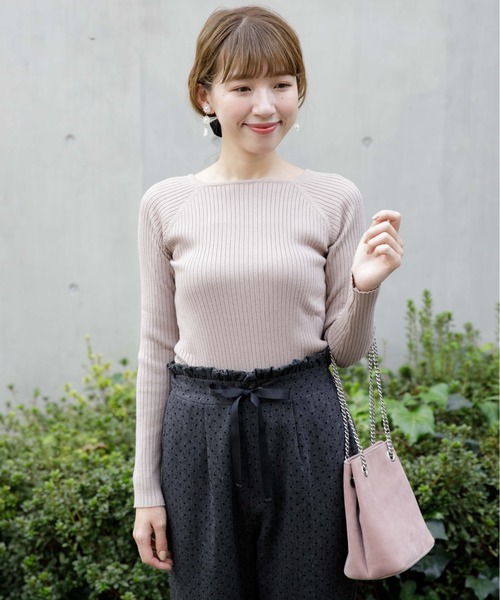 flower(フラワー)の「ベーシックスクエアニットトップ(ニット/セーター・レディース・アイボリー/ブラウン/ベージュ・FREE)」の18枚目の写真