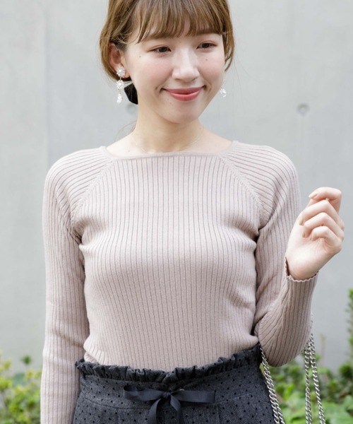 flower(フラワー)の「ベーシックスクエアニットトップ(ニット/セーター・レディース・アイボリー/ブラウン/ベージュ・FREE)」の21枚目の写真