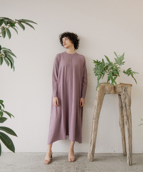 ACCL（エーシーシーエル）の「ウエストボタンリラックスニットワンピース（ワンピース・レディース・パープル/ベージュ/ブラック・FREE）」の15枚目の写真