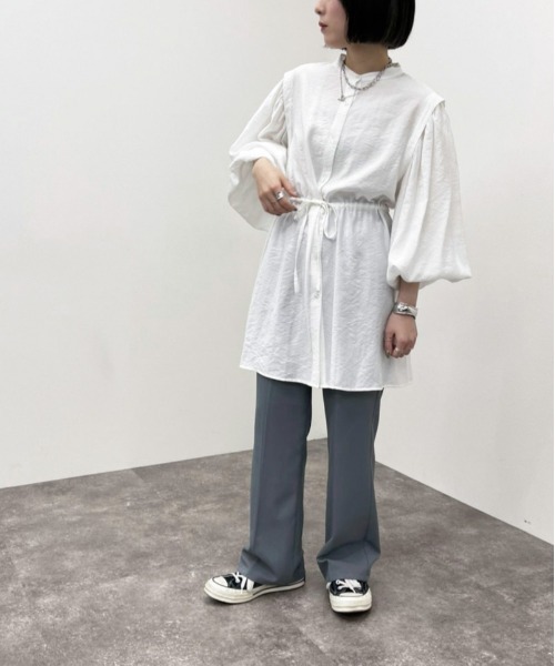 apres jour mignon（アプレジュールミニョン）の「バンドカラーチュニックブラウス【ZOZOTOWN限定アイテム】（シャツ/ブラウス・レディース・オフホワイト/ブラック/グレイッシュベージュ・X-LARGE/フリー）」の6枚目の写真