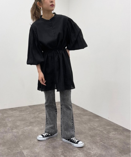 apres jour mignon（アプレジュールミニョン）の「バンドカラーチュニックブラウス【ZOZOTOWN限定アイテム】（シャツ/ブラウス・レディース・オフホワイト/ブラック/グレイッシュベージュ・X-LARGE/フリー）」の16枚目の写真