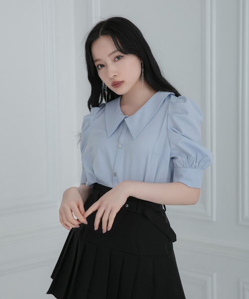 ANDGEEBEE（アンジービー）の「フロントボタンパワショルシャツ（シャツ/ブラウス・レディース・ホワイト/ライトブルー・MEDIUM）」の2枚目の写真