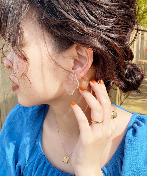 natural couture（ナチュラルクチュール）の「クリアデザインイヤリング（イヤリング・レディース・ブラウン/クリア・FREE）」の7枚目の写真