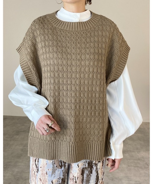 She's Closet(シーズクローゼット)の「サイドスリットフレンチスリーブニットベスト(ベスト・レディース・ブラック/ベージュ/パープル/グリーン/アイボリー・FREE)」の6枚目の写真