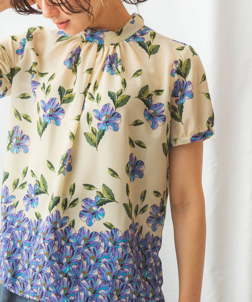 NARACAMICIE(ナラカミーチェ)の「グラデーションフラワー半袖プルオーバー(シャツ/ブラウス・レディース・ブルー/イエロー・MEDIUM/SMALL/LARGE/XX-LARGE/X-LARGE)」の16枚目の写真