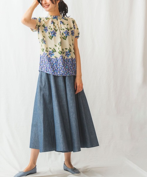 NARACAMICIE(ナラカミーチェ)の「グラデーションフラワー半袖プルオーバー(シャツ/ブラウス・レディース・ブルー/イエロー・MEDIUM/SMALL/LARGE/XX-LARGE/X-LARGE)」の3枚目の写真