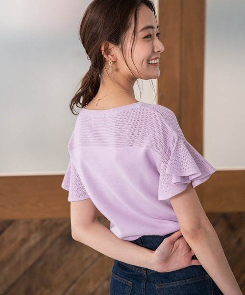 Andemiu(アンデミュウ)の「【顔診断CURVE】ソデフリルニット937949(ニット/セーター・レディース・ブラック/オフホワイト/ライトグリーン/ラベンダー・FREE)」の4枚目の写真