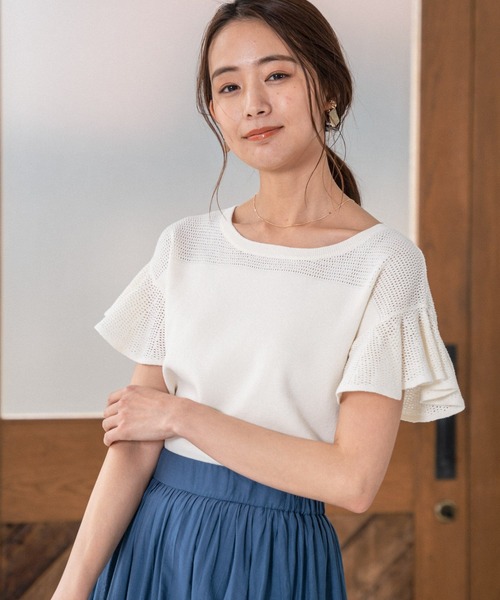 Andemiu(アンデミュウ)の「【顔診断CURVE】ソデフリルニット937949(ニット/セーター・レディース・ブラック/オフホワイト/ライトグリーン/ラベンダー・FREE)」の2枚目の写真