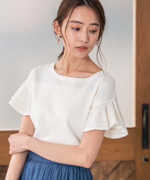 Andemiu(アンデミュウ)の「【顔診断CURVE】ソデフリルニット937949(ニット/セーター・レディース・ブラック/オフホワイト/ライトグリーン/ラベンダー・FREE)」の5枚目の写真