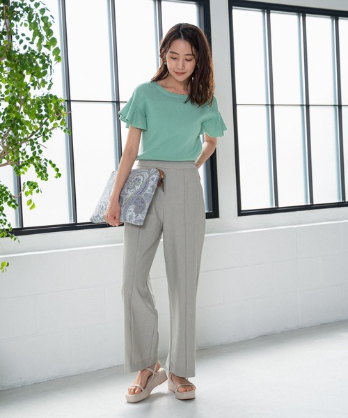 Andemiu(アンデミュウ)の「【顔診断CURVE】ソデフリルニット937949(ニット/セーター・レディース・ブラック/オフホワイト/ライトグリーン/ラベンダー・FREE)」の6枚目の写真