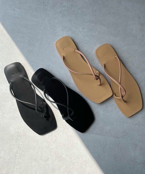 y/m by misato（イムバイミサト）の「フラットトングサンダル（サンダル・レディース・ブラック/ベージュ・SMALL/MEDIUM/LARGE）」の8枚目の写真