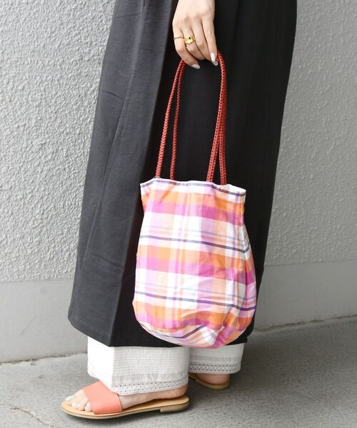The Bagmati(ザバグマティ)の「【SHIPS any別注】The Bagmati:チェック マルシェバッグ(トートバッグ・レディース・ピンク系その他/ライトグリーン/ブルー・ONE SIZE)」の13枚目の写真