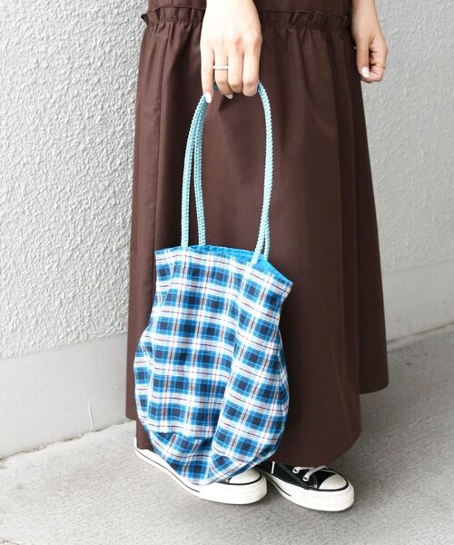 The Bagmati(ザバグマティ)の「【SHIPS any別注】The Bagmati:チェック マルシェバッグ(トートバッグ・レディース・ピンク系その他/ライトグリーン/ブルー・ONE SIZE)」の10枚目の写真