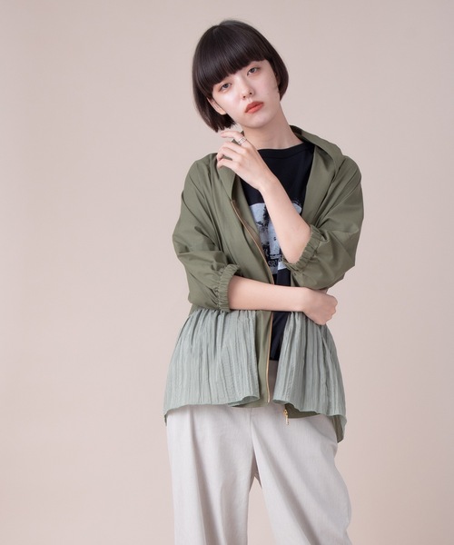 La SRIC(ラスリック)の「La SRIC / 裾プリーツZIPパーカ(シャツ/ブラウス・レディース・カーキ/キャメル/ブラック/ベージュ・38)」の6枚目の写真