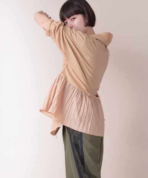La SRIC(ラスリック)の「La SRIC / 裾プリーツZIPパーカ(シャツ/ブラウス・レディース・カーキ/キャメル/ブラック/ベージュ・38)」の19枚目の写真