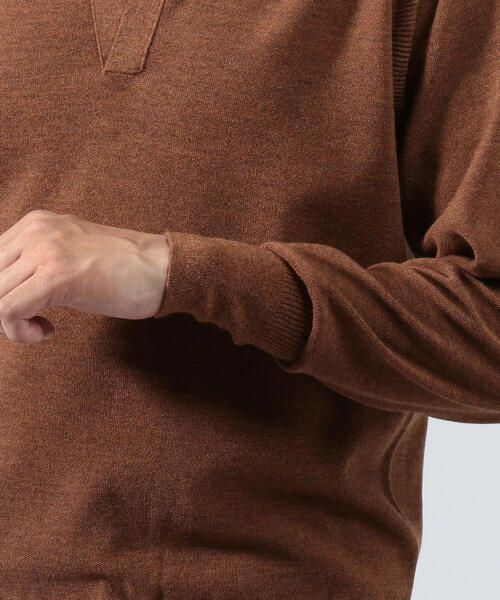 TOMORROWLAND （トゥモローランド）の「ウールメジット スキッパー（ニット/セーター・メンズ・カーキ/オレンジ/ダークブルー・S/M）」の4枚目の写真