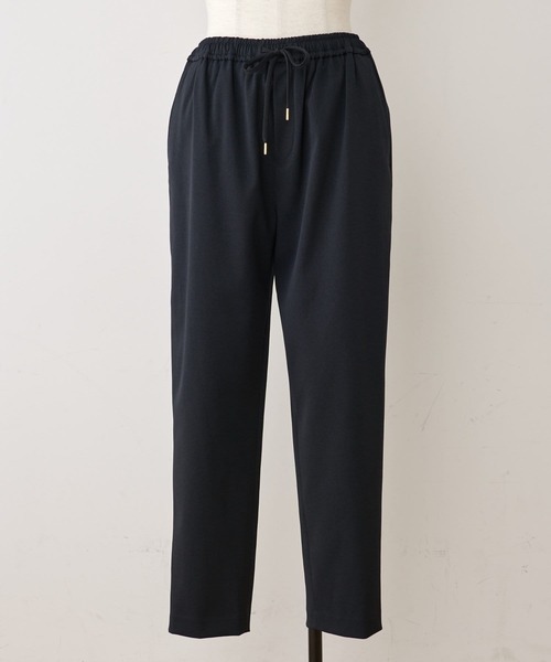 BEARDSLEY（ビアズリー）の「シーズンレスで穿ける　ポリエステル生地でシワも気になりにくいトラックパンツ（その他パンツ・レディース・ホワイト/ブラック/ダークグレー・1/2/0）」の2枚目の写真