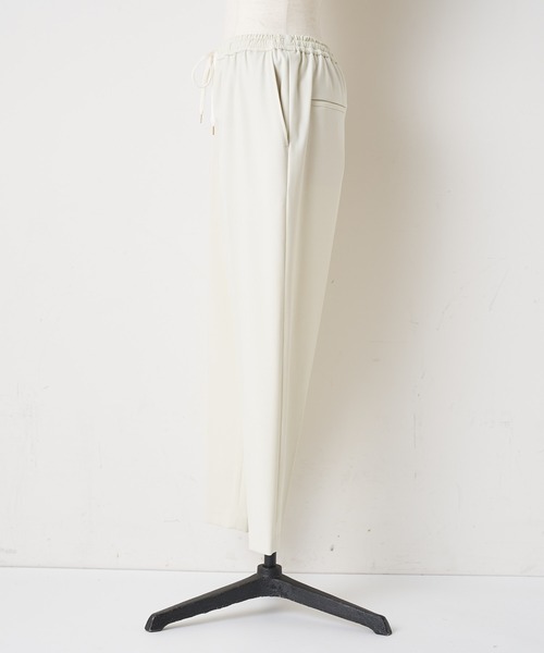 BEARDSLEY（ビアズリー）の「シーズンレスで穿ける　ポリエステル生地でシワも気になりにくいトラックパンツ（その他パンツ・レディース・ホワイト/ブラック/ダークグレー・1/2/0）」の5枚目の写真