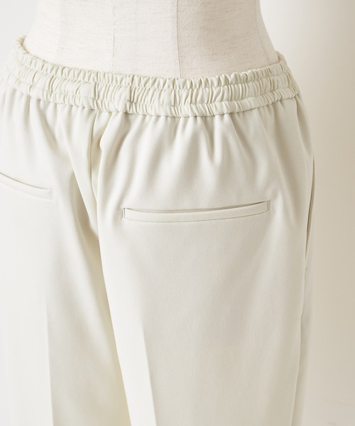 BEARDSLEY（ビアズリー）の「シーズンレスで穿ける　ポリエステル生地でシワも気になりにくいトラックパンツ（その他パンツ・レディース・ホワイト/ブラック/ダークグレー・1/2/0）」の4枚目の写真