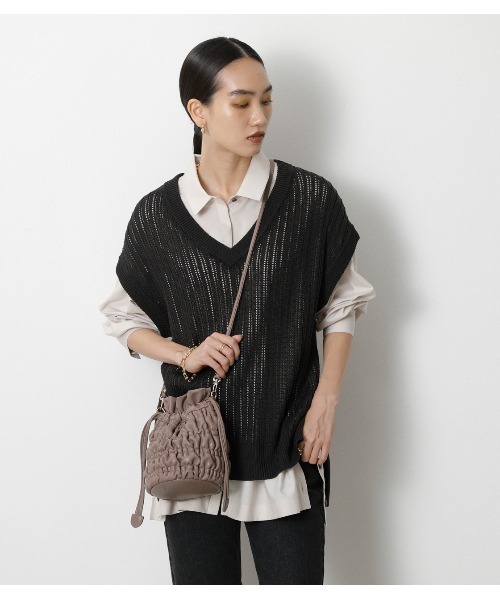 crie conforto（クリーコンフォルト）の「シャーリングミニショルダーバッグ（ショルダーバッグ・レディース・グレー/ブラック/ベージュ・FREE）」の3枚目の写真