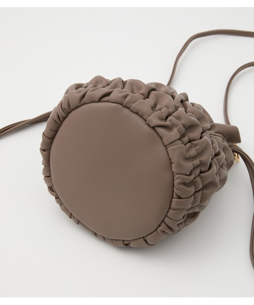 crie conforto（クリーコンフォルト）の「シャーリングミニショルダーバッグ（ショルダーバッグ・レディース・グレー/ブラック/ベージュ・FREE）」の5枚目の写真