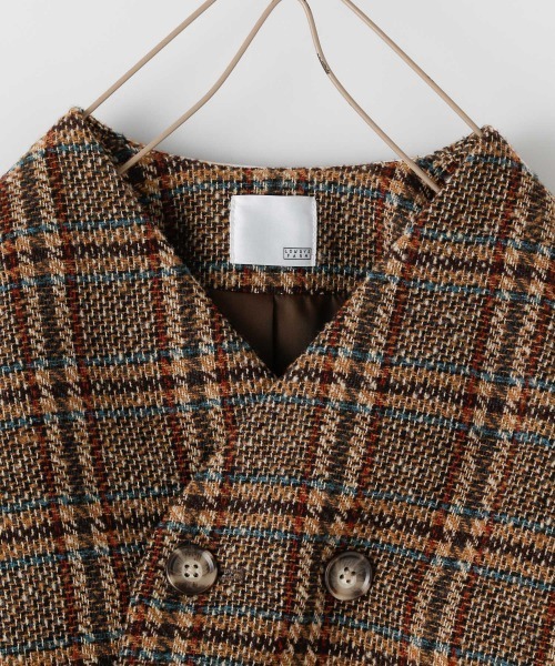 LOWRYS FARM（ローリーズファーム）の「ツイードチェックジャケット　959098（ノーカラージャケット・キッズ・ブラック/ブラウン・110cm/120cm/130cm）」の4枚目の写真