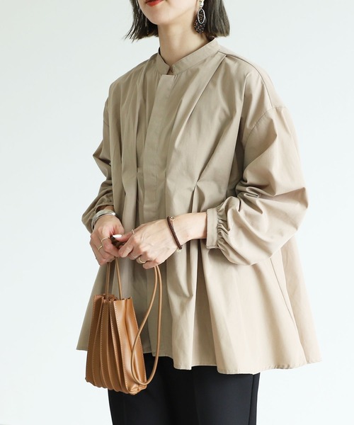 reca（レカ）の「フロントタックボリュームスリーブブラウス（シャツ/ブラウス・レディース・ブラック/ベージュ/グレー系その他/グリーン系その他/グリーン/ラベンダー/オフホワイト/サックスブルー・M）」の4枚目の写真