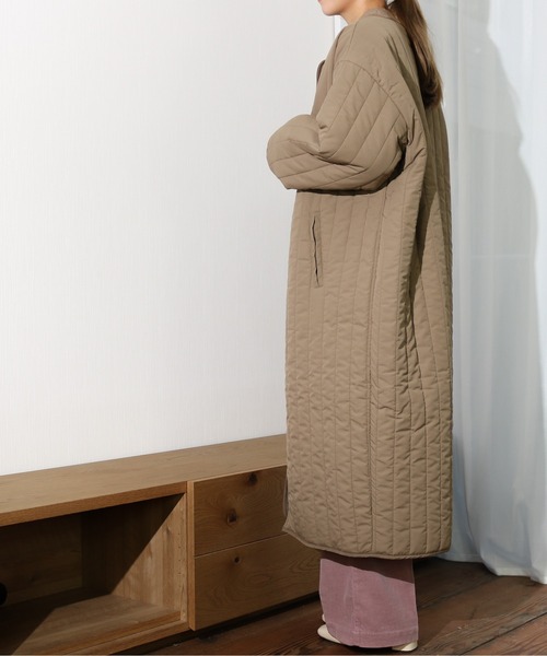 Per sist ence（パーシエンス）の「Per sist ence/パーシエンス　縦キルト ロングコート（その他アウター・レディース・ベージュ/アイボリー/モカ・FREE）」の10枚目の写真