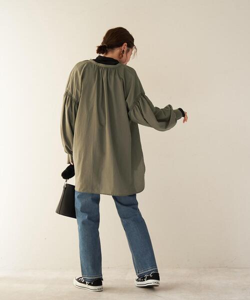 coen（コーエン）の「スリーブシャーリングブラウス（シャツ/ブラウス・レディース・オフホワイト/オリーブ/ダークグレー・M/L）」の4枚目の写真