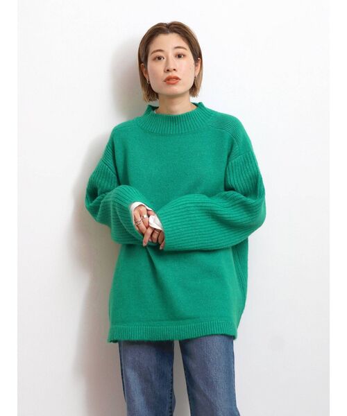 Ungrid(アングリッド)の「【WEB限定】バックスリットルーズニット(ニット/セーター・レディース・ブラック/ピンク/オレンジ/ブルー/グリーン/アイボリー/モカ/グリーン系その他・FREE)」の4枚目の写真