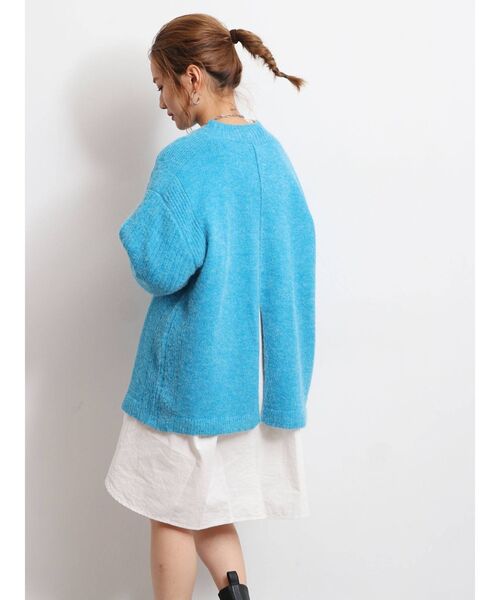 Ungrid(アングリッド)の「【WEB限定】バックスリットルーズニット(ニット/セーター・レディース・ブラック/ピンク/オレンジ/ブルー/グリーン/アイボリー/モカ/グリーン系その他・FREE)」の15枚目の写真