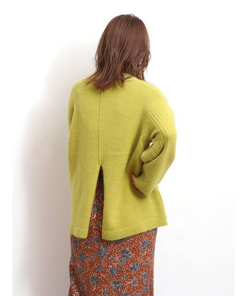 Ungrid(アングリッド)の「【WEB限定】バックスリットルーズニット(ニット/セーター・レディース・ブラック/ピンク/オレンジ/ブルー/グリーン/アイボリー/モカ/グリーン系その他・FREE)」の10枚目の写真