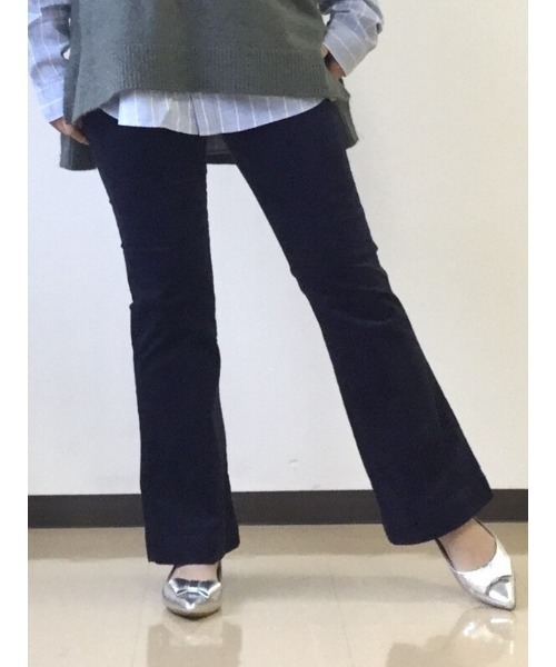 GAP(ギャップ)の「ハイライズ ヴィンテージ コーデュロイ フレアパンツ(その他パンツ・レディース・ネイビー/ブラウン・30/23/24/25/26/27/28/29)」の5枚目の写真