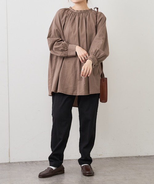 PUAL CE CIN（ピュアルセシン）の「製品染め後ろリボンプルオーバーブラウス（シャツ/ブラウス・レディース・ベージュ/スミクロ/ブルー/アイボリー/モカ・FREE）」の22枚目の写真