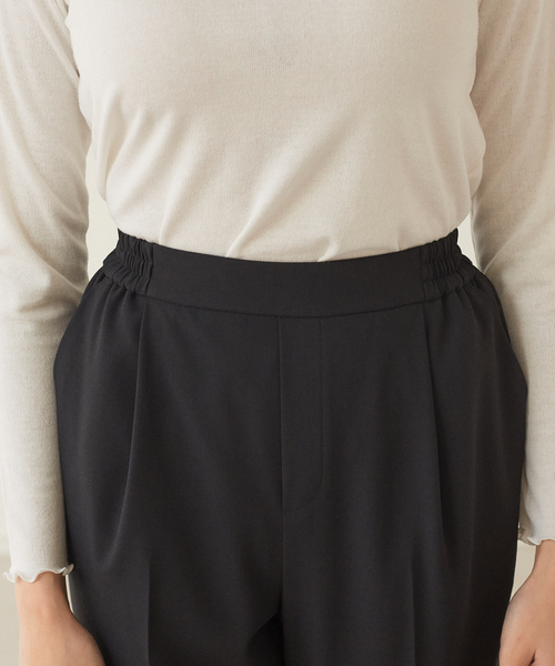 abahouse mavie(アバハウスマヴィ)の「ストレッチバックフレアーセットアップ(スーツセット・レディース・ブラック/ネイビー/グレイッシュベージュ/ダークネイビー/アイボリー/ブルー系その他/グレー系その他・38/36)」の16枚目の写真