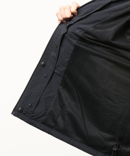 Gramicci(グラミチ)の「GRAMICCI/グラミチ LIGHT NYLON EDRIZZLER JACKET(ブルゾン・メンズ・ブラック/オリーブ・MEDIUM/LARGE/X-LARGE)」の14枚目の写真