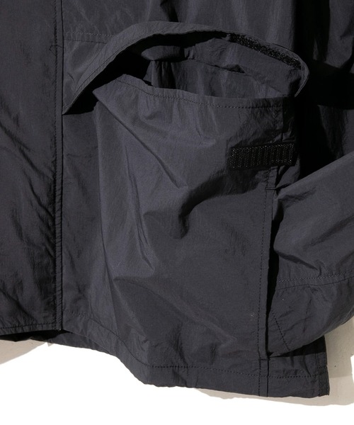 Gramicci(グラミチ)の「GRAMICCI/グラミチ LIGHT NYLON EDRIZZLER JACKET(ブルゾン・メンズ・ブラック/オリーブ・MEDIUM/LARGE/X-LARGE)」の6枚目の写真