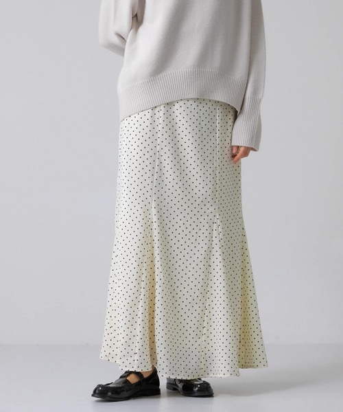KBF(ケイビーエフ)の「ドット柄マーメイドスカート(スカート・レディース・ホワイト系その他/ブラック系その他・ONE)」の4枚目の写真