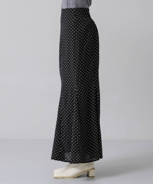 KBF(ケイビーエフ)の「ドット柄マーメイドスカート(スカート・レディース・ホワイト系その他/ブラック系その他・ONE)」の11枚目の写真