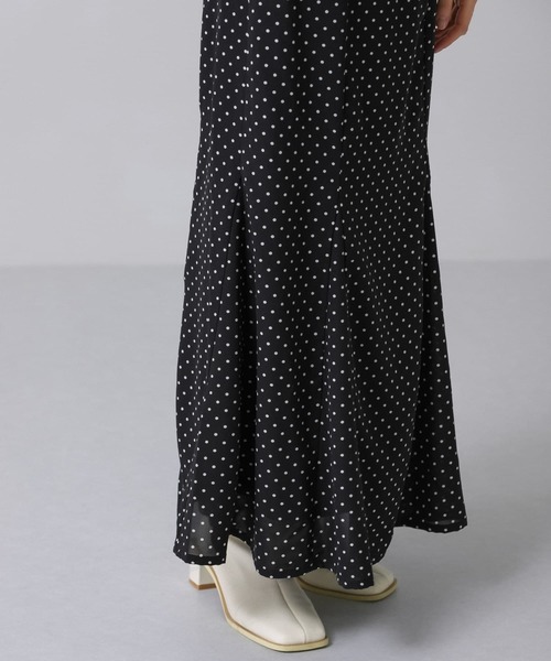 KBF(ケイビーエフ)の「ドット柄マーメイドスカート(スカート・レディース・ホワイト系その他/ブラック系その他・ONE)」の14枚目の写真
