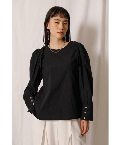 crie conforto（クリーコンフォルト）の「ショルダーフリルブラウス（シャツ/ブラウス・レディース・ブラック/オフホワイト/オレンジ・SMALL/MEDIUM）」の6枚目の写真