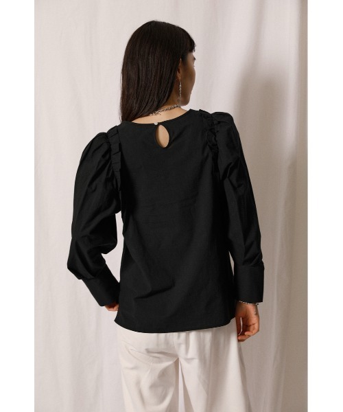 crie conforto（クリーコンフォルト）の「ショルダーフリルブラウス（シャツ/ブラウス・レディース・ブラック/オフホワイト/オレンジ・SMALL/MEDIUM）」の8枚目の写真