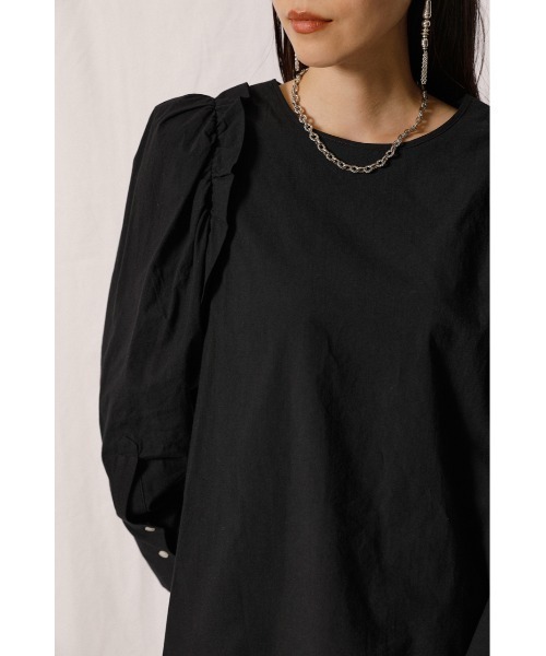 crie conforto（クリーコンフォルト）の「ショルダーフリルブラウス（シャツ/ブラウス・レディース・ブラック/オフホワイト/オレンジ・SMALL/MEDIUM）」の10枚目の写真