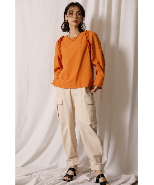 crie conforto（クリーコンフォルト）の「ショルダーフリルブラウス（シャツ/ブラウス・レディース・ブラック/オフホワイト/オレンジ・SMALL/MEDIUM）」の12枚目の写真